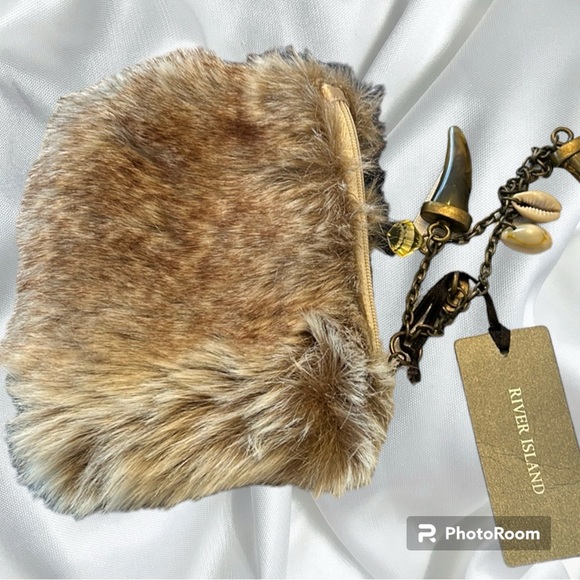 RIVER ISLAND faux fur mini wallet/coin purse - Picture 2 of 8